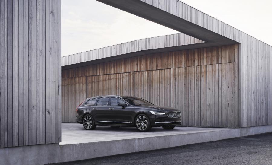  Volvo V90 T8 AWD Recharge Inscription 2020 года  (WW) (фото 1 из 9)